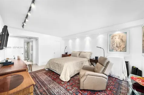 4000 Towerside Terrace Miami FL 33138