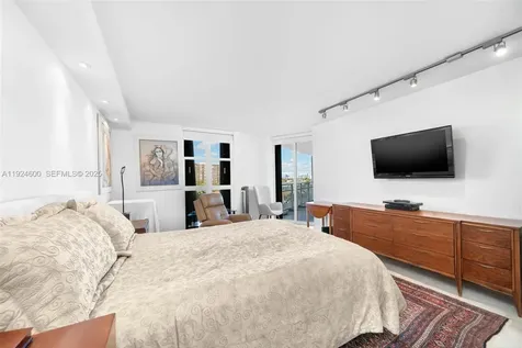 4000 Towerside Terrace Miami FL 33138