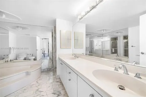 4000 Towerside Terrace Miami FL 33138