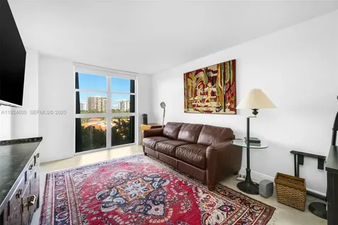 4000 Towerside Terrace Miami FL 33138