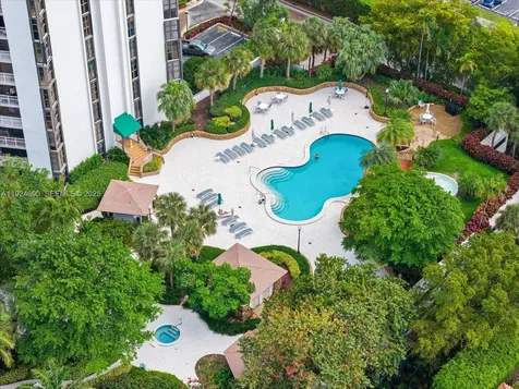 4000 Towerside Terrace Miami FL 33138