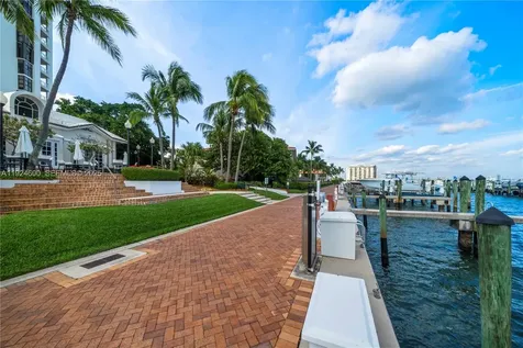 4000 Towerside Terrace Miami FL 33138