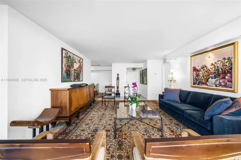 4000 Towerside Terrace Miami FL 33138