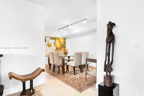 4000 Towerside Terrace Miami FL 33138