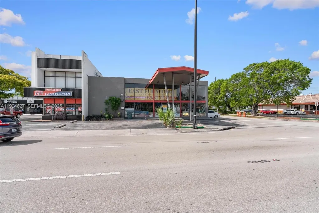 1500 E Commercial Boulevard Oakland Park FL 33334
