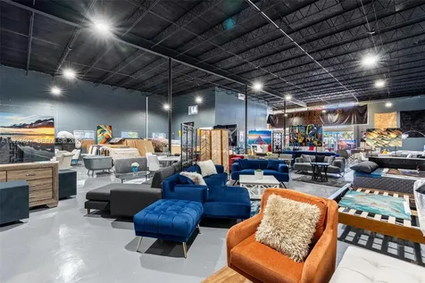 1500 E Commercial Boulevard Oakland Park FL 33334
