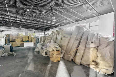 1500 E Commercial Boulevard Oakland Park FL 33334