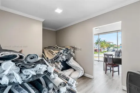 1500 E Commercial Boulevard Oakland Park FL 33334