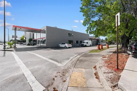 1500 E Commercial Boulevard Oakland Park FL 33334