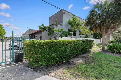1500 E Commercial Boulevard Oakland Park FL 33334