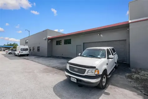 1500 E Commercial Boulevard Oakland Park FL 33334