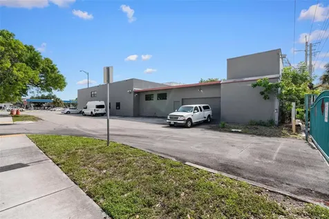 1500 E Commercial Boulevard Oakland Park FL 33334