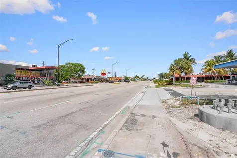 1500 E Commercial Boulevard Oakland Park FL 33334