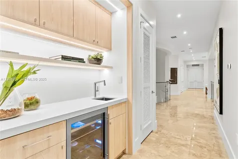 6080 SW 104th Street Pinecrest FL 33156