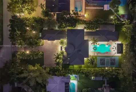 6080 SW 104th Street Pinecrest FL 33156