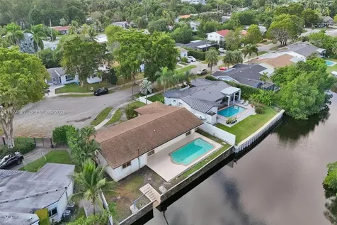 2371 NE 193rd Street Miami FL 33180