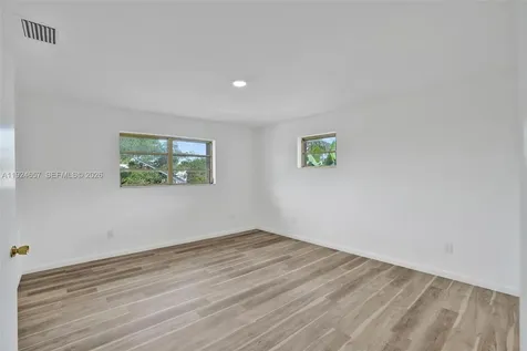 2371 NE 193rd Street Miami FL 33180