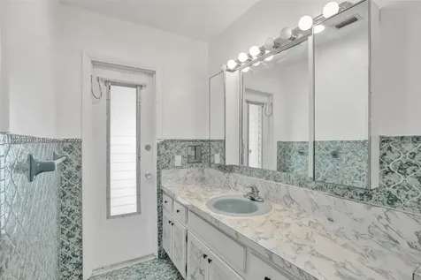 2371 NE 193rd Street Miami FL 33180