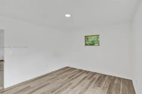 2371 NE 193rd Street Miami FL 33180
