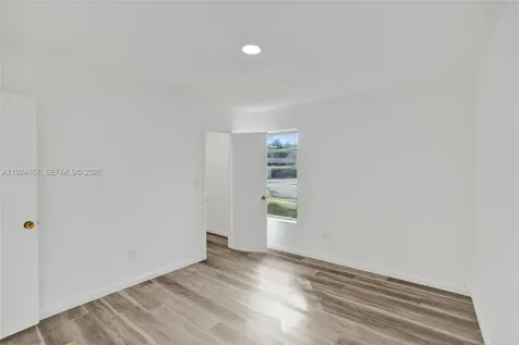 2371 NE 193rd Street Miami FL 33180