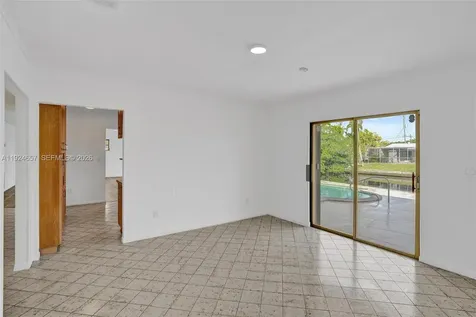 2371 NE 193rd Street Miami FL 33180