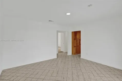 2371 NE 193rd Street Miami FL 33180