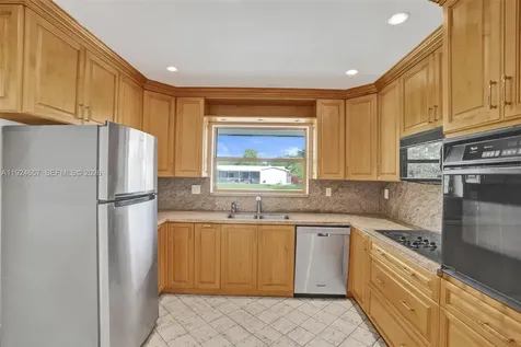 2371 NE 193rd Street Miami FL 33180