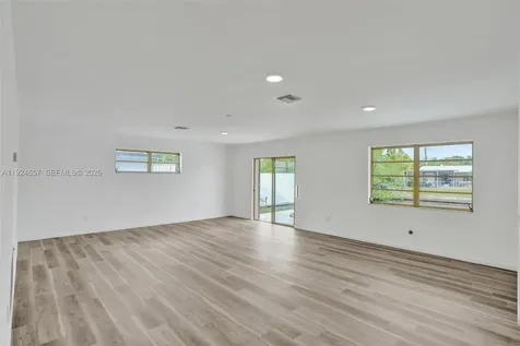 2371 NE 193rd Street Miami FL 33180