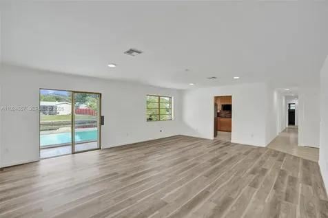 2371 NE 193rd Street Miami FL 33180