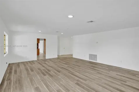 2371 NE 193rd Street Miami FL 33180