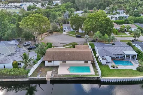 2371 NE 193rd Street Miami FL 33180
