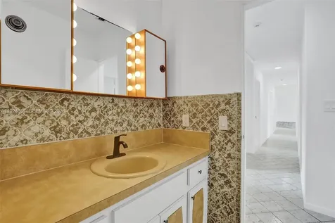 2371 NE 193rd Street Miami FL 33180