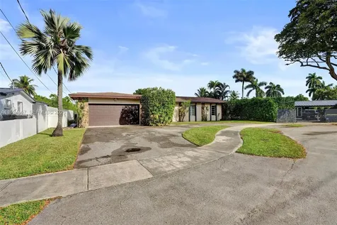 2371 NE 193rd Street Miami FL 33180