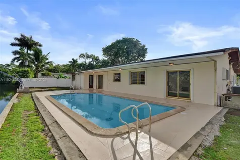 2371 NE 193rd Street Miami FL 33180