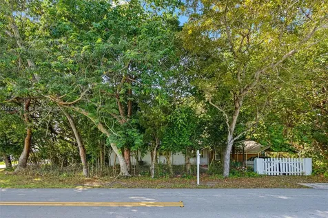 11550 SW 108th Court Miami FL 33176
