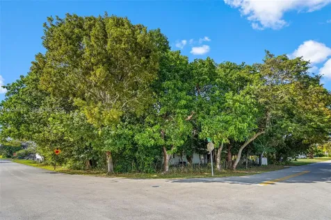 11550 SW 108th Court Miami FL 33176