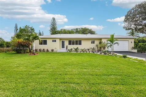 140 NE 161st Street Miami FL 33162