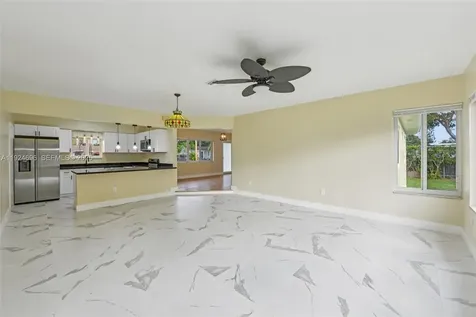 140 NE 161st Street Miami FL 33162