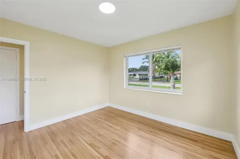140 NE 161st Street Miami FL 33162
