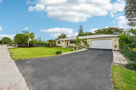 140 NE 161st Street Miami FL 33162