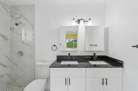 140 NE 161st Street Miami FL 33162