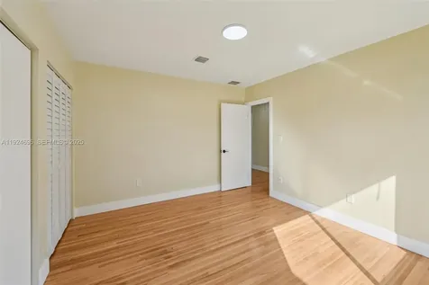 140 NE 161st Street Miami FL 33162