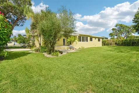 140 NE 161st Street Miami FL 33162