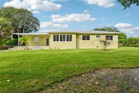 140 NE 161st Street Miami FL 33162