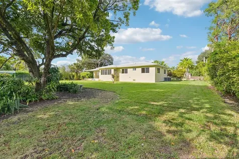 140 NE 161st Street Miami FL 33162