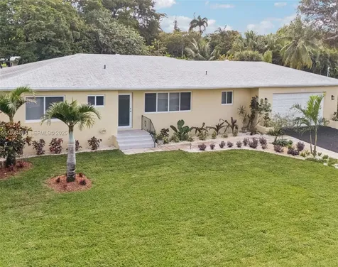 140 NE 161st Street Miami FL 33162