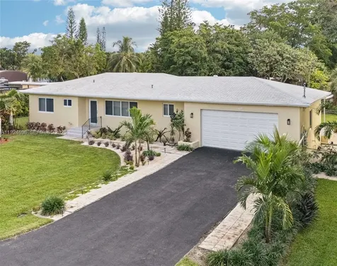 140 NE 161st Street Miami FL 33162