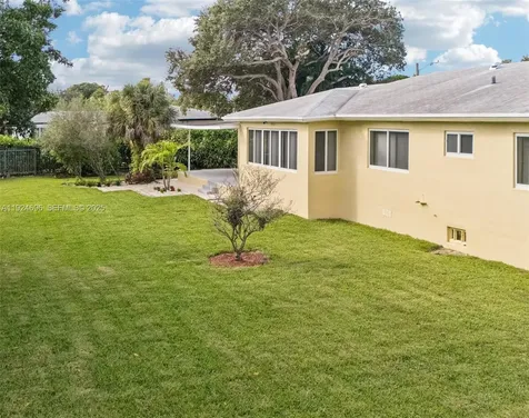 140 NE 161st Street Miami FL 33162
