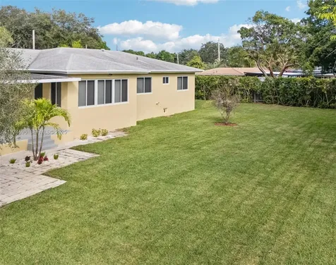 140 NE 161st Street Miami FL 33162