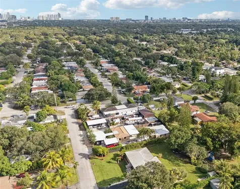 140 NE 161st Street Miami FL 33162